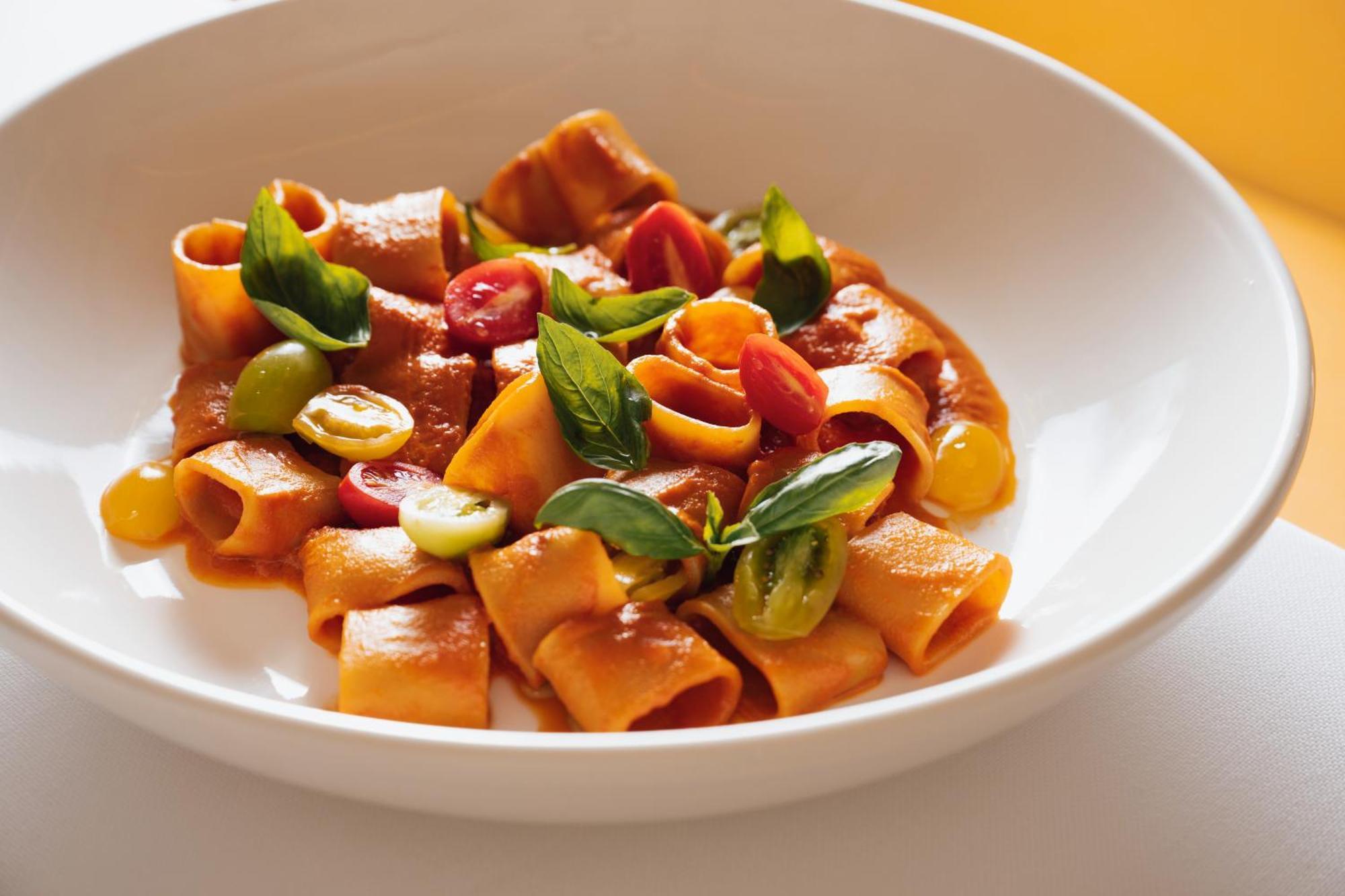 Delano Dubai At Bluewaters Hotell Exteriör bild Rigatoni with sausage and peppers